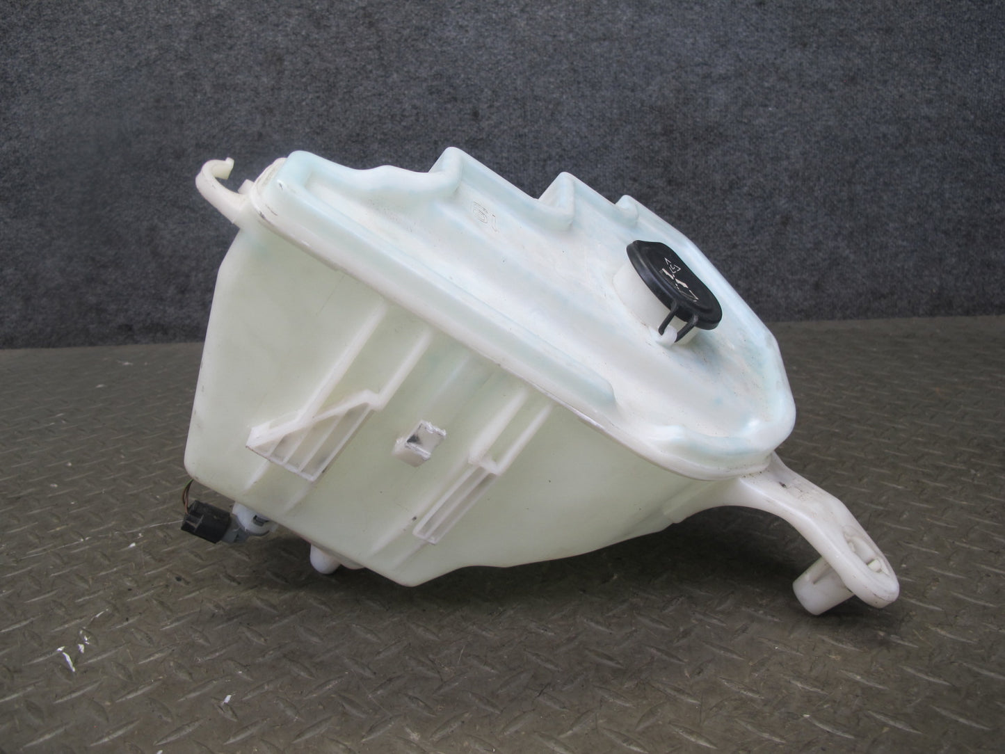 09-16 BMW E89 Z4 Windshield Washer Fluid Reservoir Tank w Pump OEM