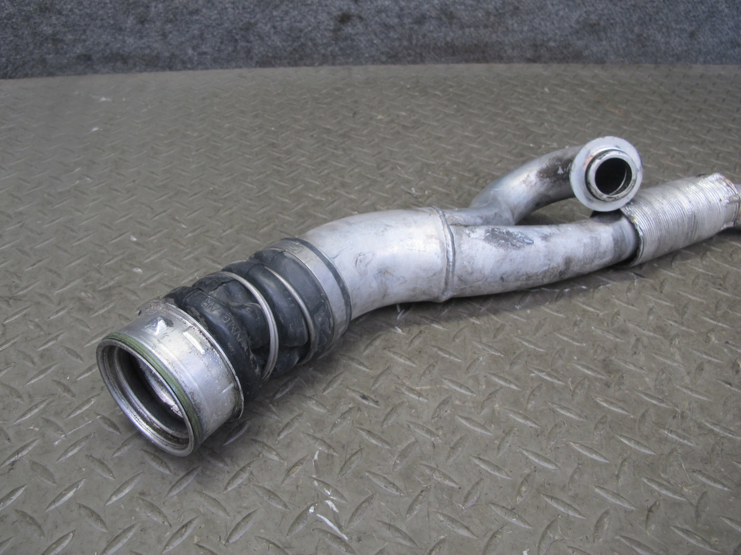 09-16 BMW E89 Z4 Turbocharger Charge Air Induction Pipe Tube 7568239 OEM