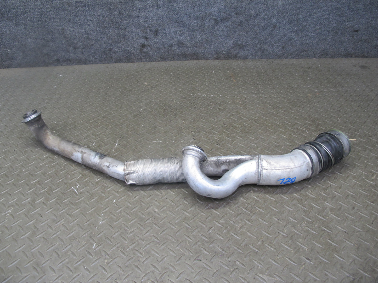 09-16 BMW E89 Z4 Turbocharger Charge Air Induction Pipe Tube 7568239 OEM