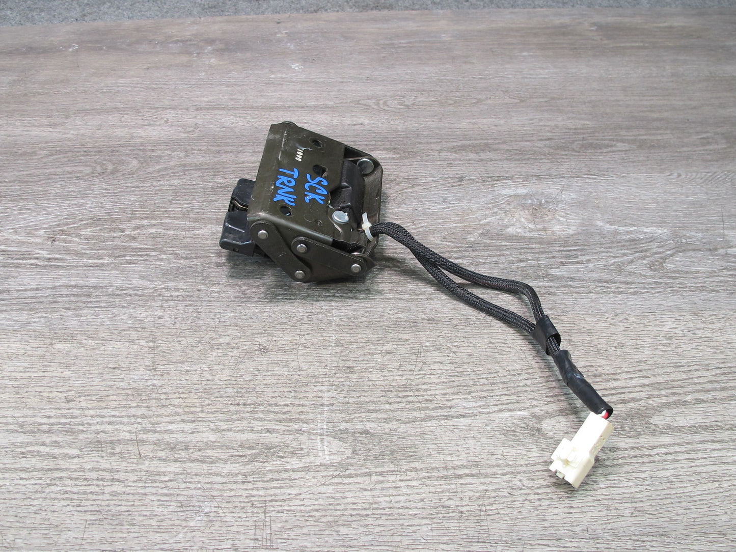 02-10 Lexus Z40 SC430 Rear Trunk Lid Lock Latch Actuator OEM