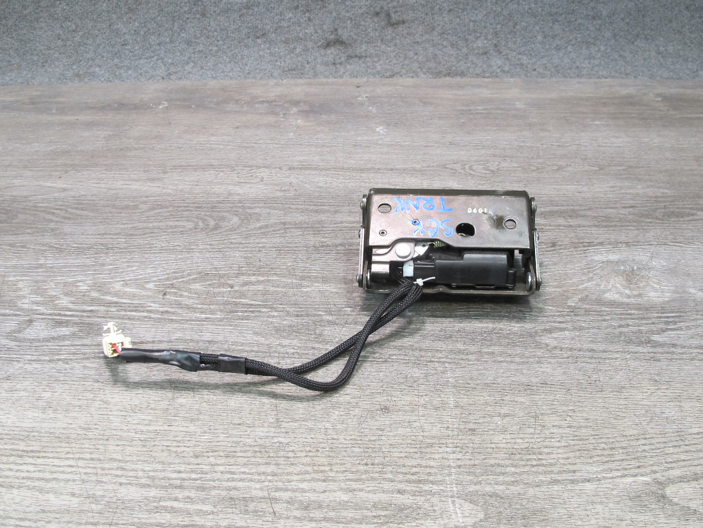 02-10 Lexus Z40 SC430 Rear Trunk Lid Lock Latch Actuator OEM