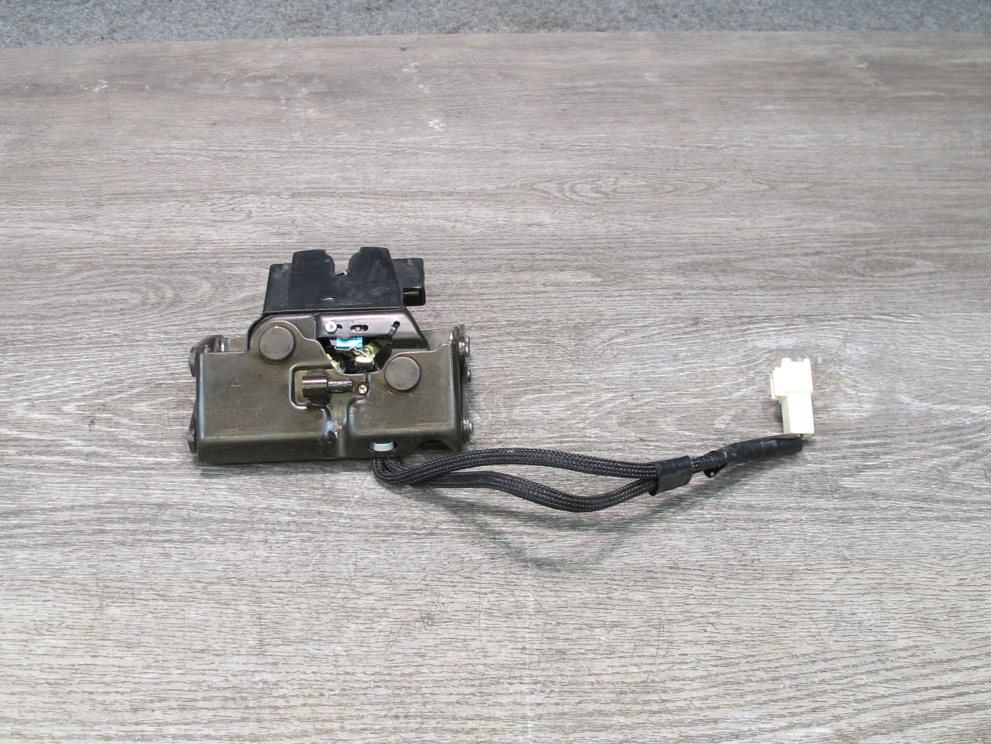 02-10 Lexus Z40 SC430 Rear Trunk Lid Lock Latch Actuator OEM