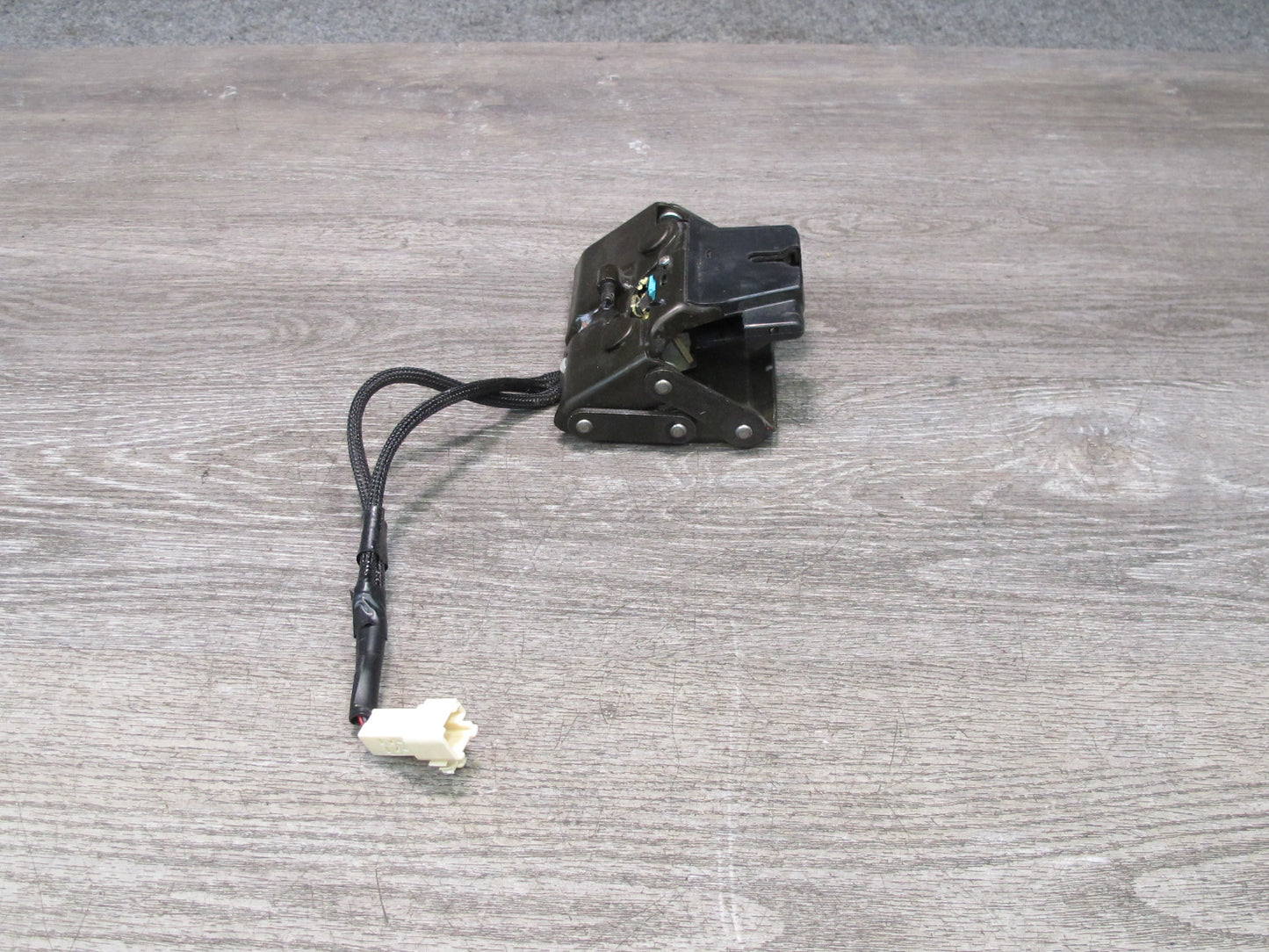 02-10 Lexus Z40 SC430 Rear Trunk Lid Lock Latch Actuator OEM