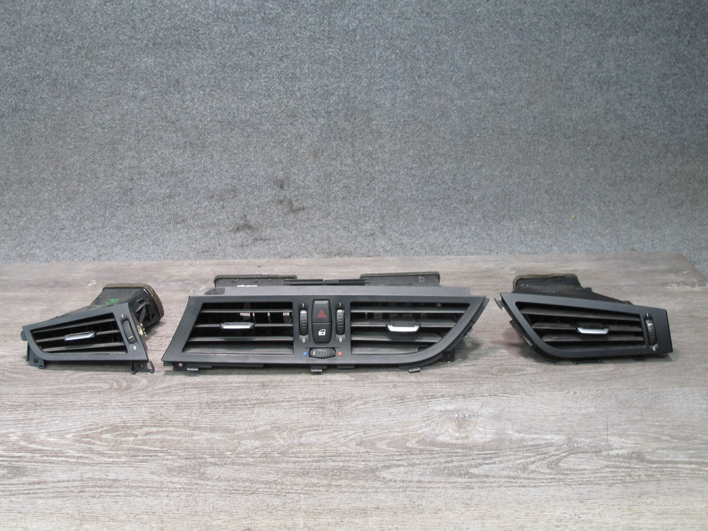 09-13 BMW E89 Z4 Set of 3 Front Left Center Right Dash A/C Air Vent Grille OEM