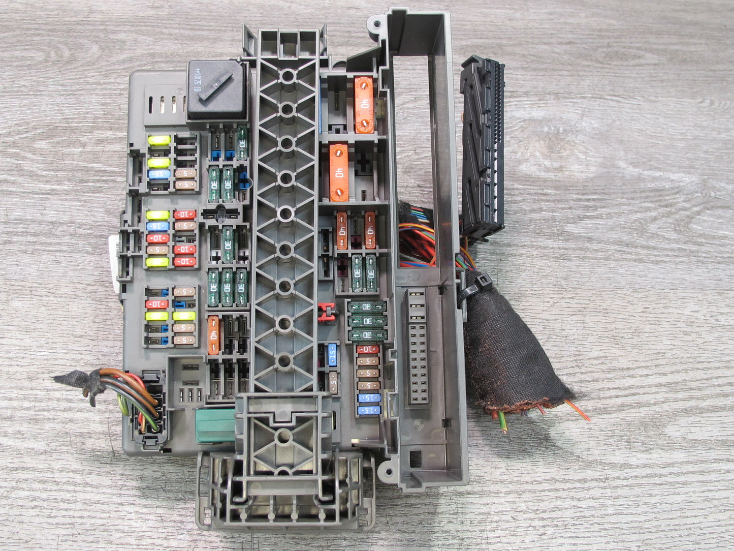 09-16 BMW E89 Z4 Front Power Distribution Fuse Relay Box Module 9154970 OEM