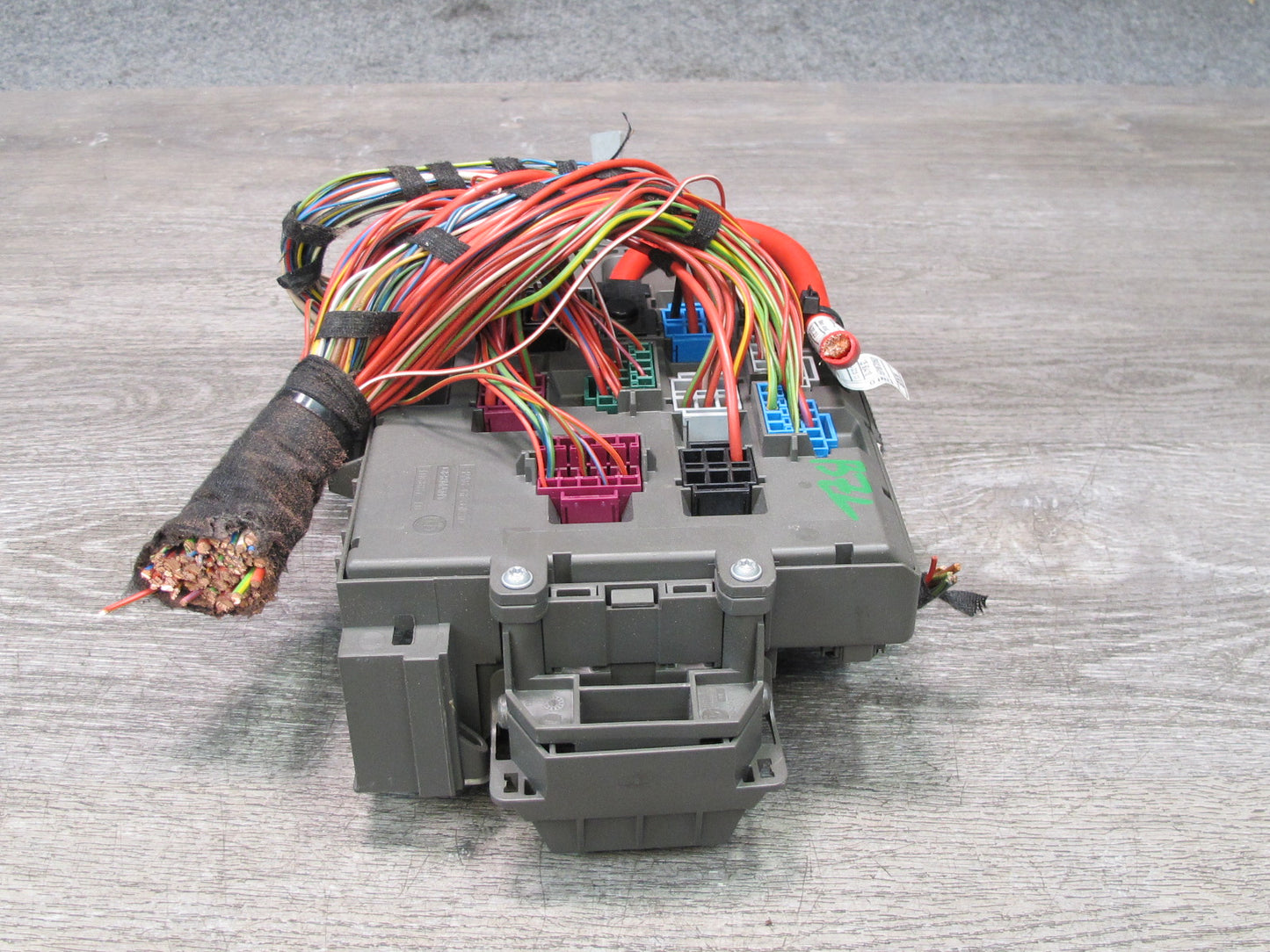 09-16 BMW E89 Z4 Front Power Distribution Fuse Relay Box Module 9154970 OEM