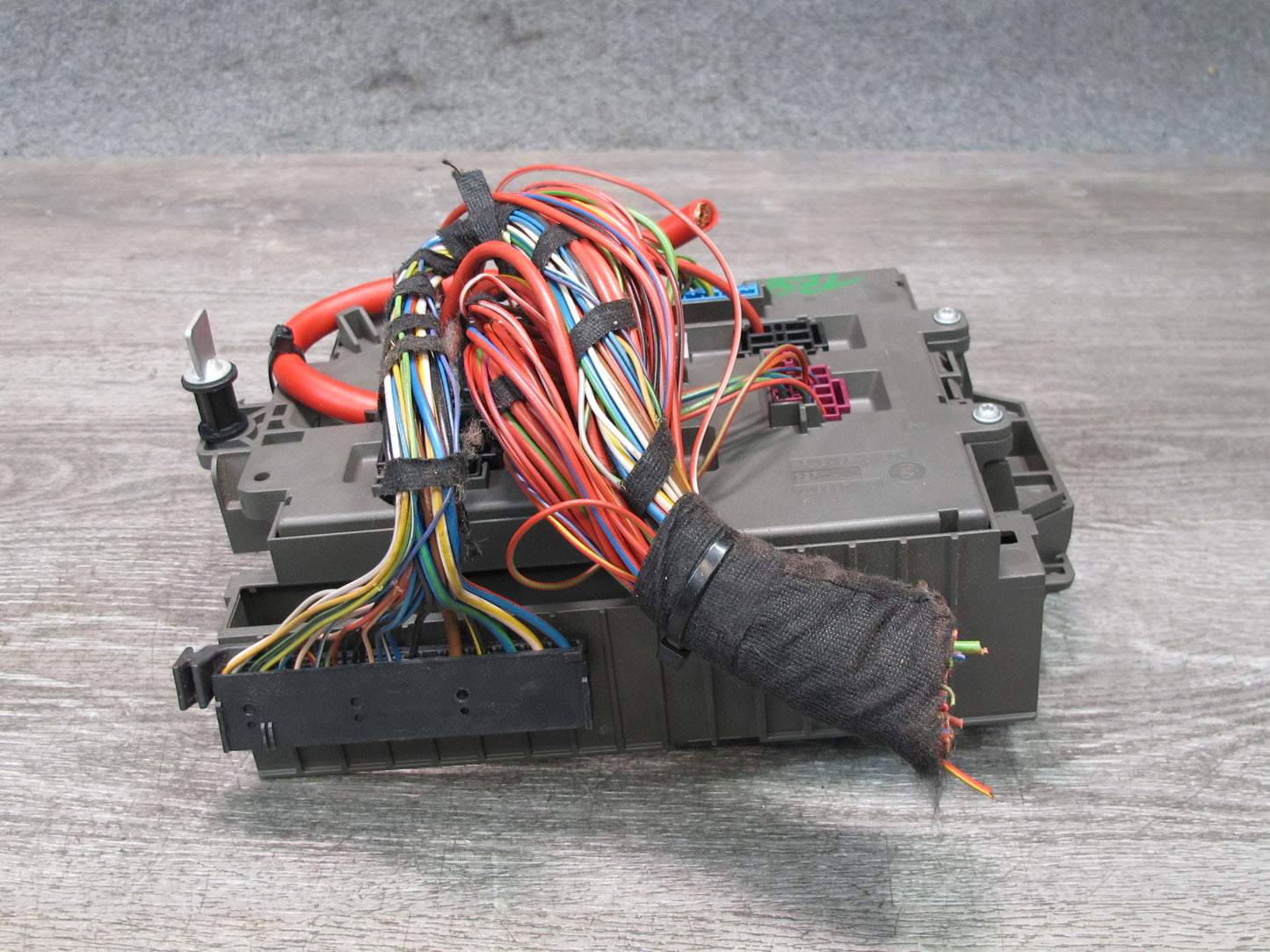 09-16 BMW E89 Z4 Front Power Distribution Fuse Relay Box Module 9154970 OEM