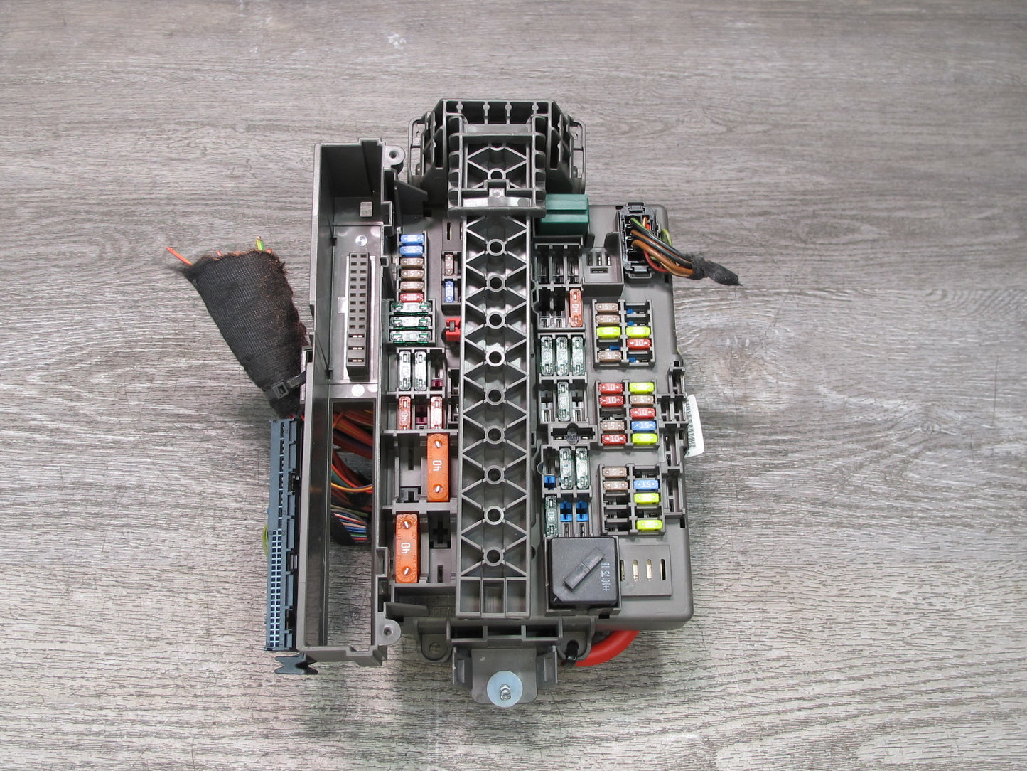 09-16 BMW E89 Z4 Front Power Distribution Fuse Relay Box Module 9154970 OEM