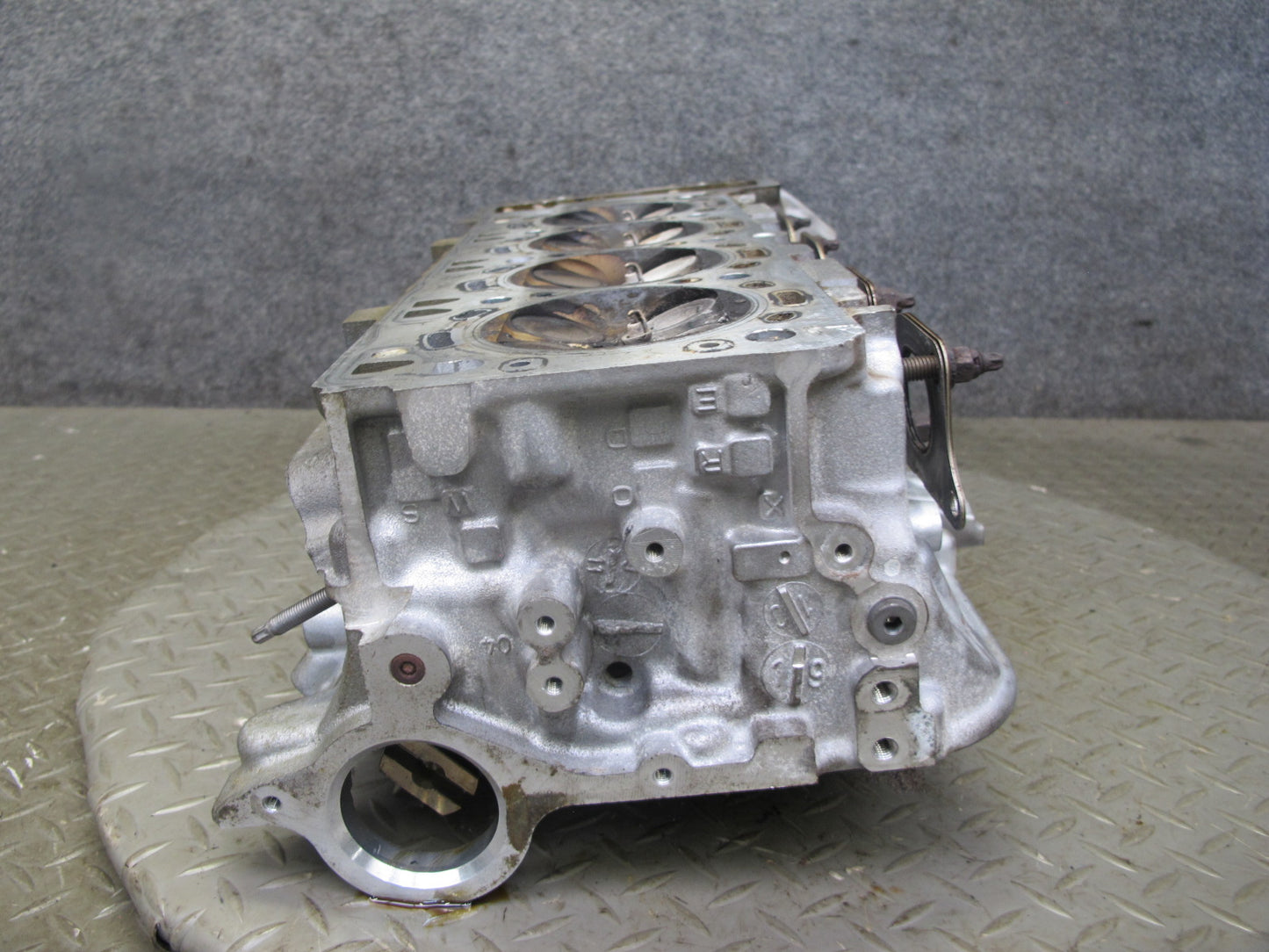 11-13 BMW F10 550i N63 Engine Motor Right Cylinder Head w Camshafts 103K OEM
