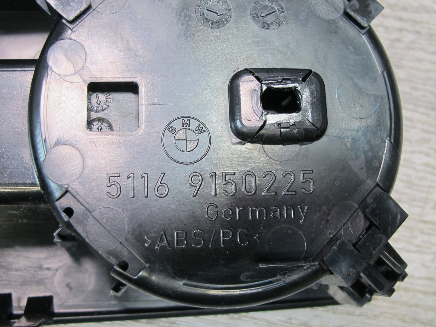 09-16 BMW E89 Z4 Center Console CUP Holder Storage Panel 9150225 OEM