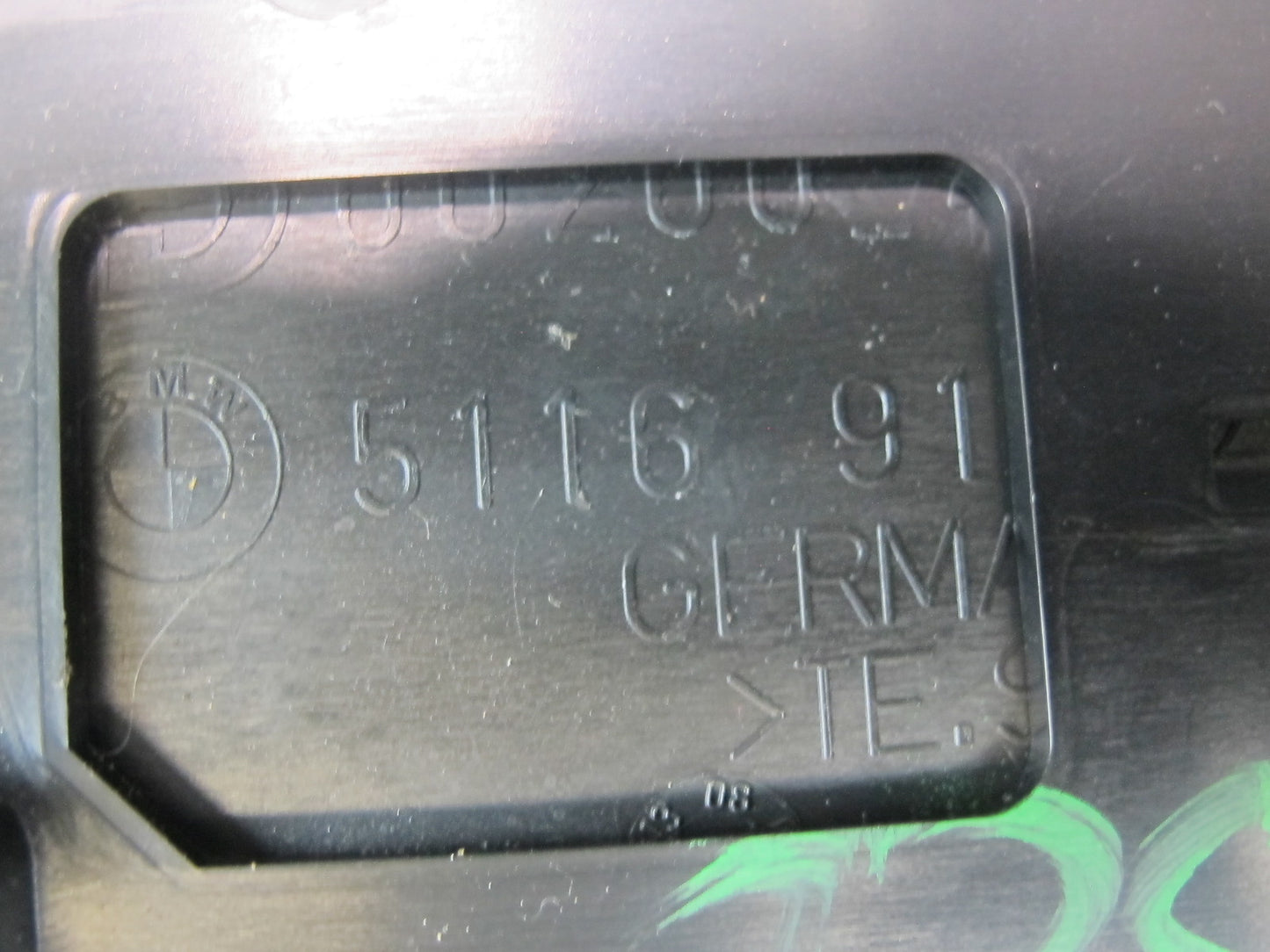 09-16 BMW E89 Z4 Center Console CUP Holder Storage Panel 9150225 OEM