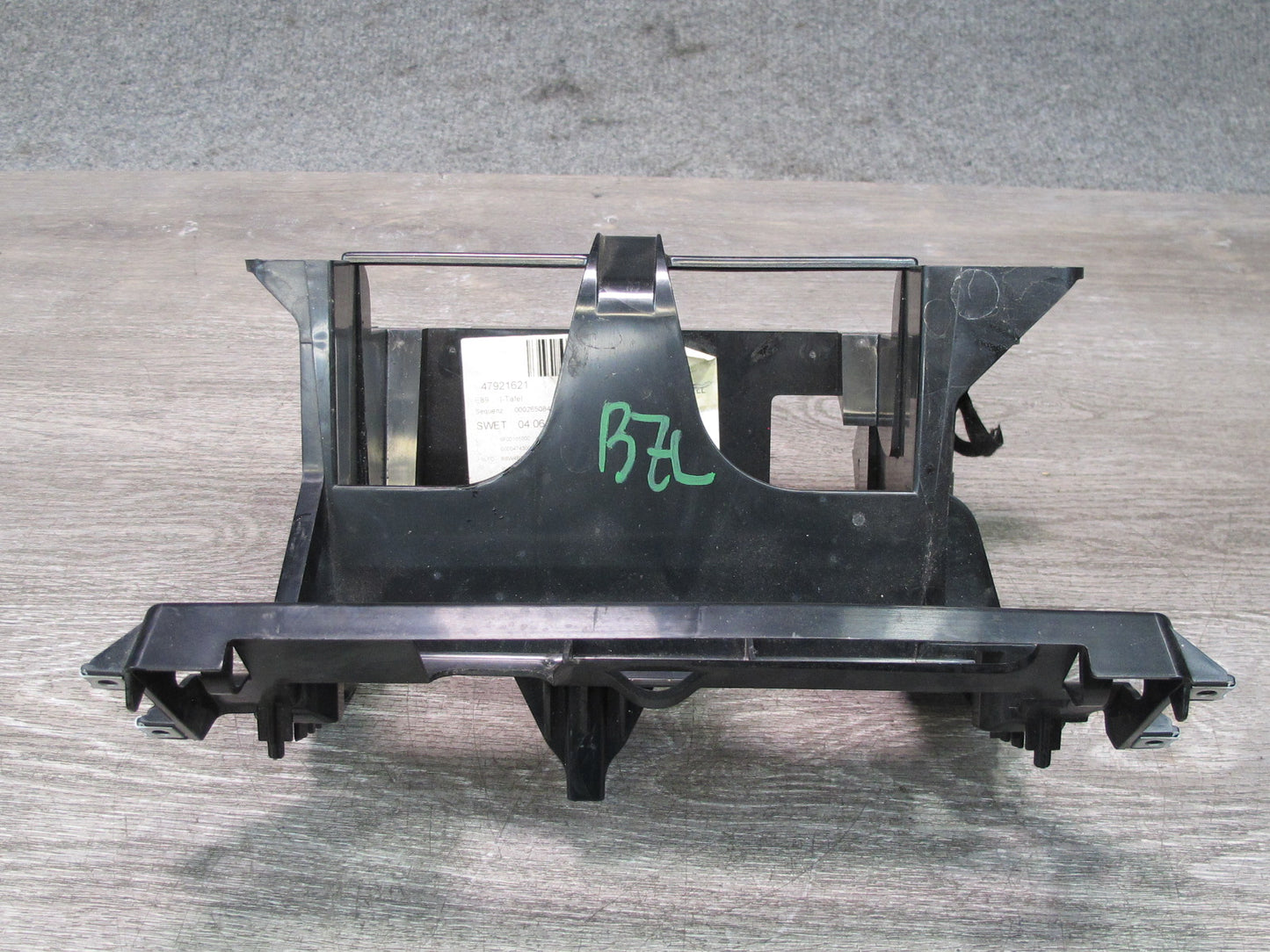 09-16 BMW E89 Z4 Dash Center Radio Mount Bracket Support Panel OEM