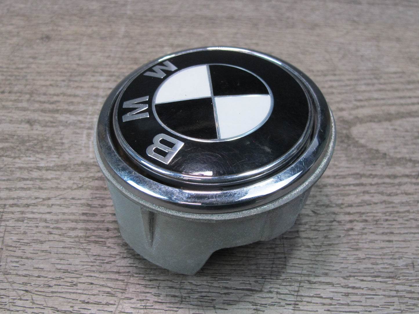 09-16 BMW E89 Z4 Rear Trunk Lid Release Handle Emblem Logo Badge 7214036 OEM