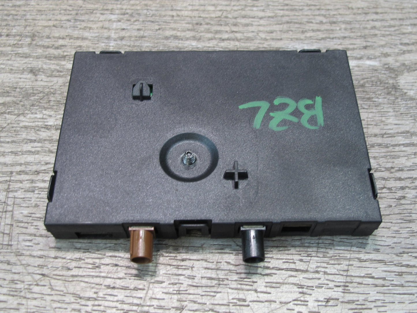 09-16 BMW E89 Z4 Radio Antenna Amplifier Diversity Module 9142078 OEM