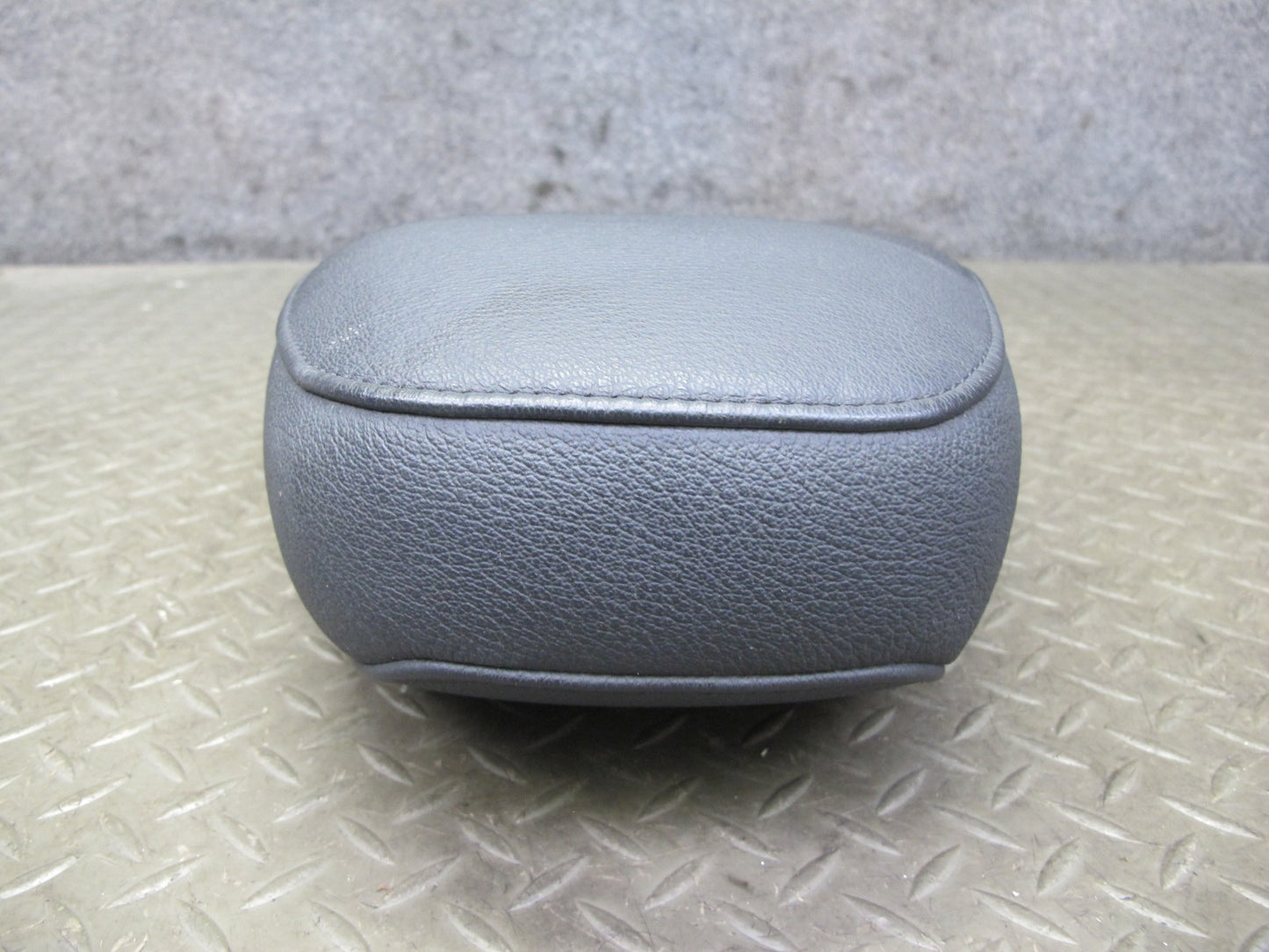 09-16 BMW E89 Z4 Set of 2 Front Left & Right Seat Leather Headrest OEM