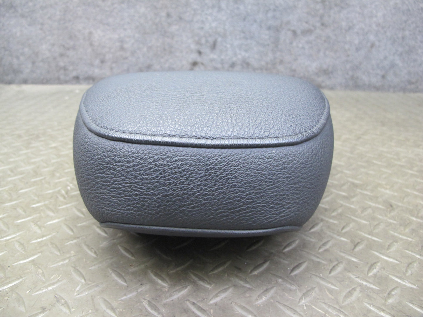 09-16 BMW E89 Z4 Set of 2 Front Left & Right Seat Leather Headrest OEM