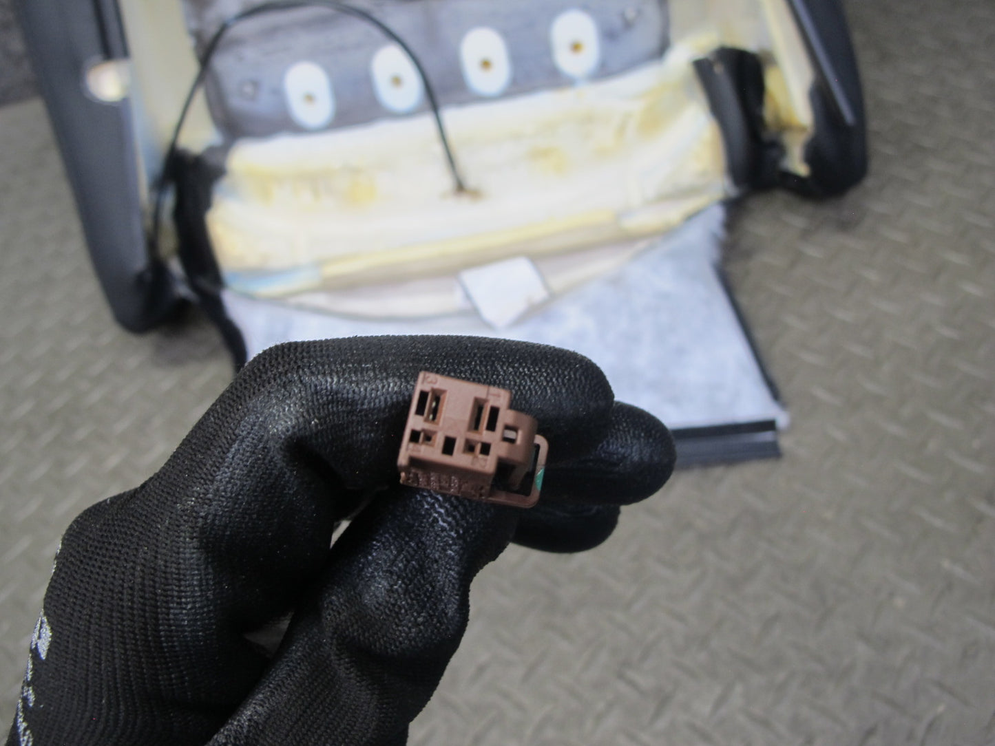 09-16 BMW E89 Z4 Front Right Seat Upper Backrest Leather Cushion OEM