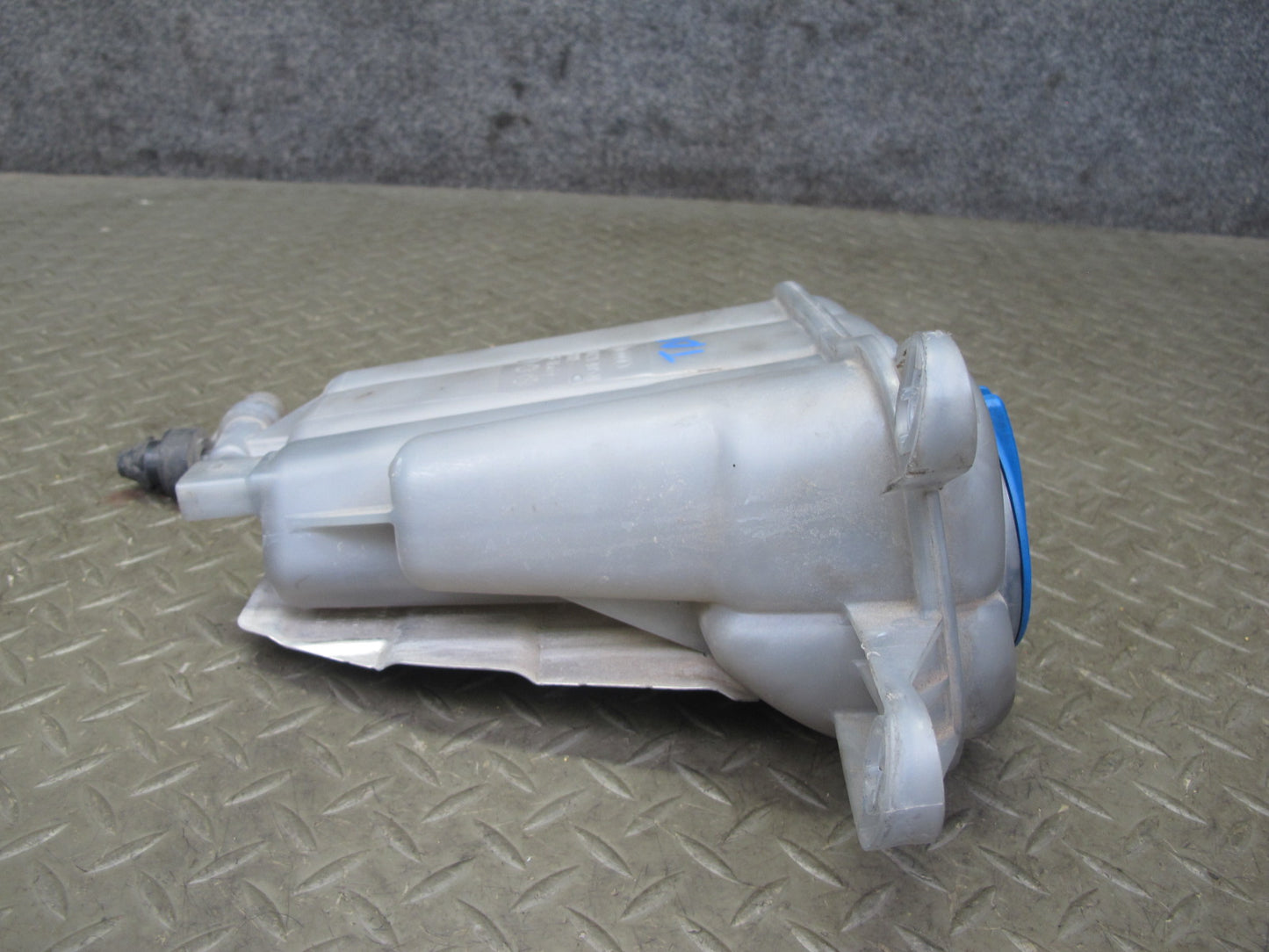 10-16 Audi Q5 S5 S4 Engine Coolant Expansion Overflow Reservoir Bottle OEM