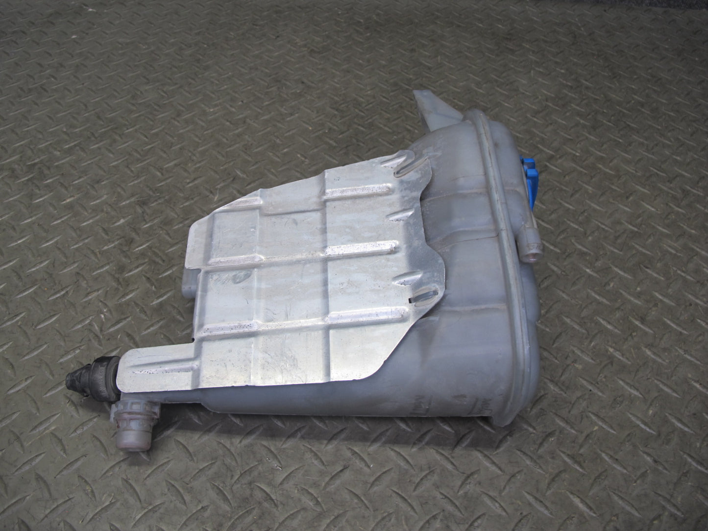 10-16 Audi Q5 S5 S4 Engine Coolant Expansion Overflow Reservoir Bottle OEM