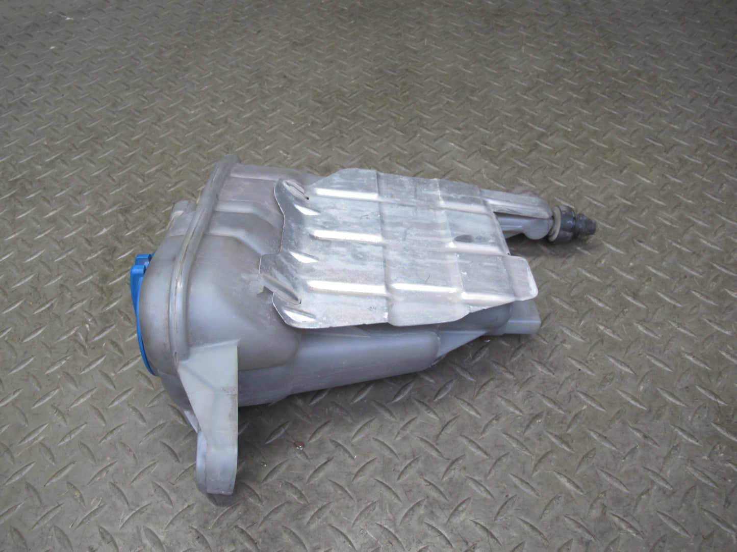 10-16 Audi Q5 S5 S4 Engine Coolant Expansion Overflow Reservoir Bottle OEM