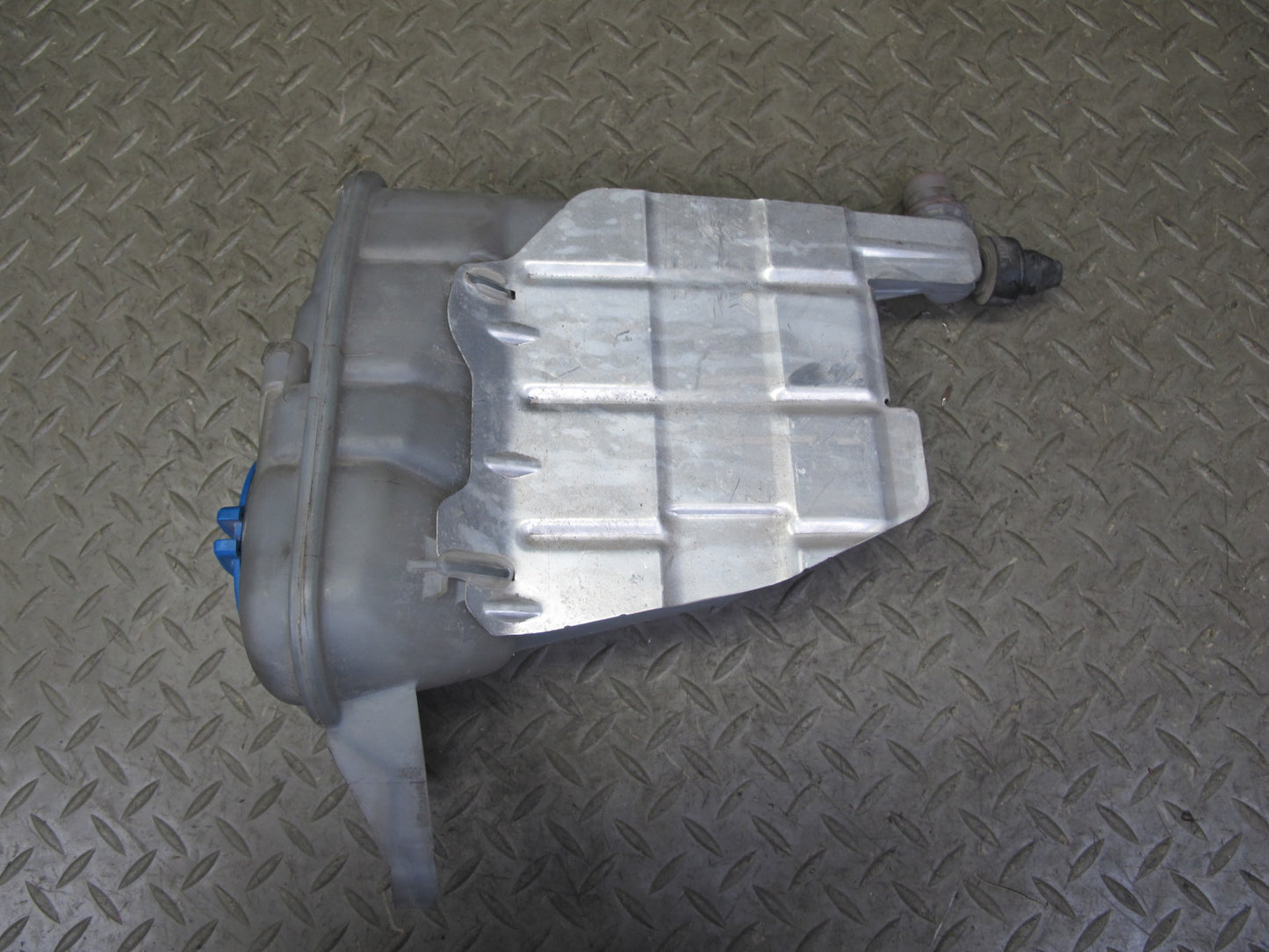 10-16 Audi Q5 S5 S4 Engine Coolant Expansion Overflow Reservoir Bottle OEM