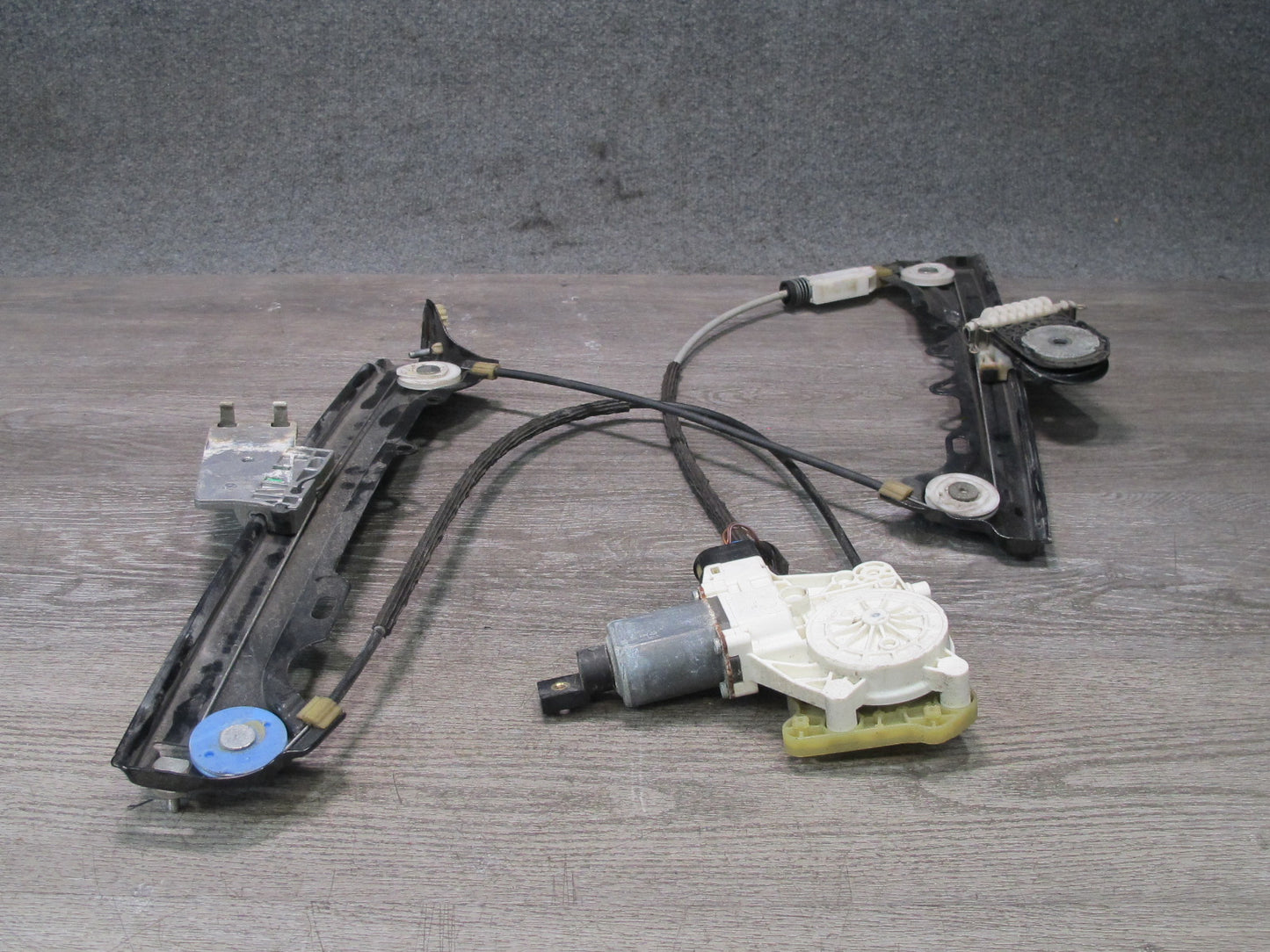 09-16 BMW E89 Z4 Left Door Window Regulator w Motor OEM