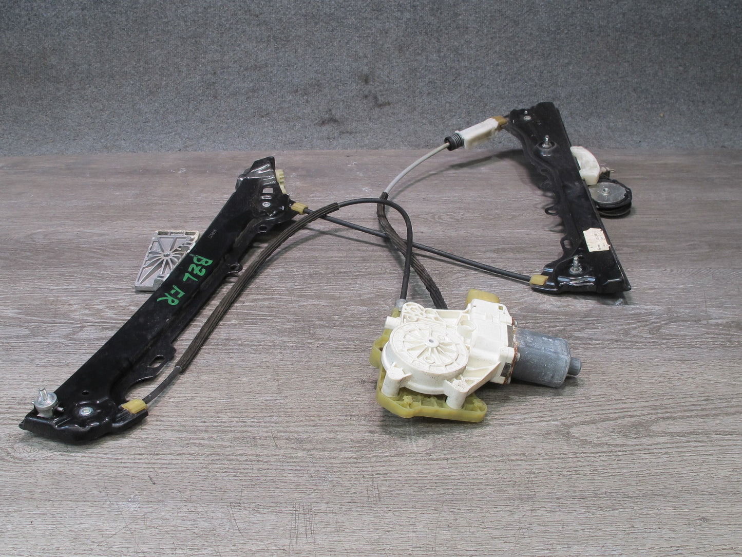09-16 BMW E89 Z4 Right Door Window Regulator w Motor OEM