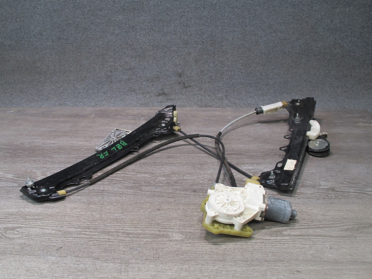 09-16 BMW E89 Z4 Right Door Window Regulator w Motor OEM