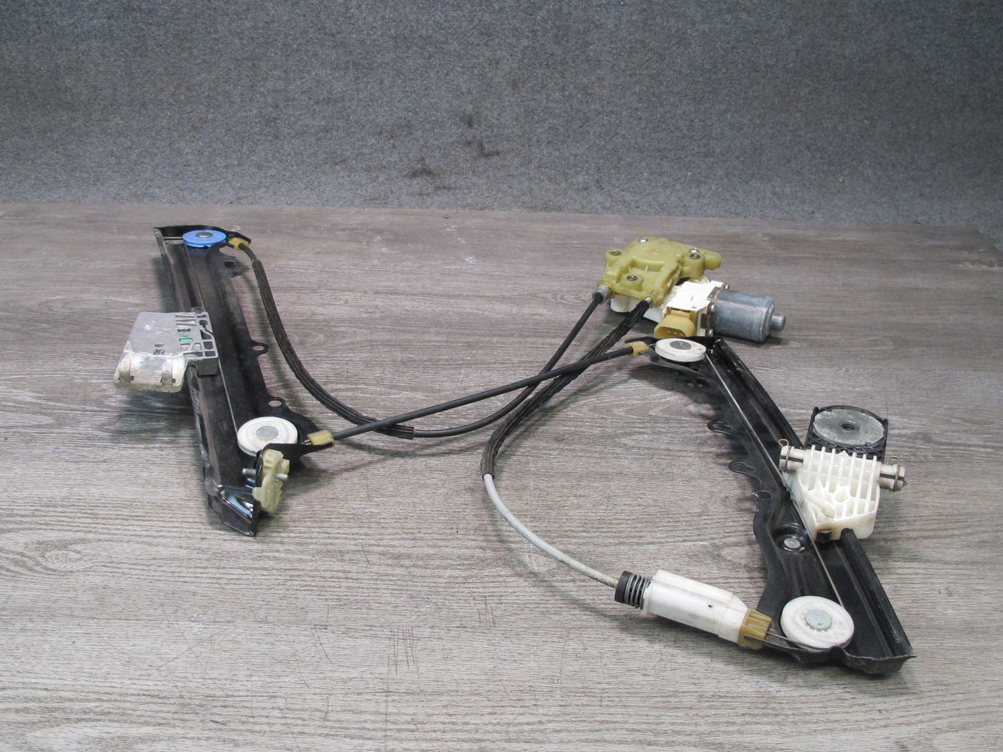 09-16 BMW E89 Z4 Right Door Window Regulator w Motor OEM