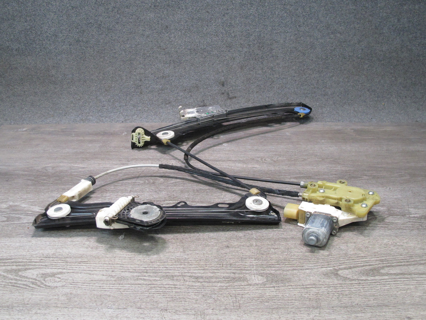 09-16 BMW E89 Z4 Right Door Window Regulator w Motor OEM