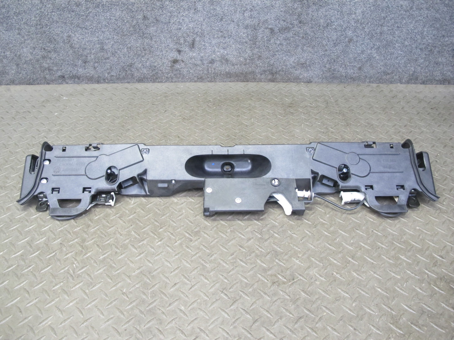 09-16 BMW E89 Z4 Rear Trunk Deck Lid Lock Latch Actuator 7191257 OEM