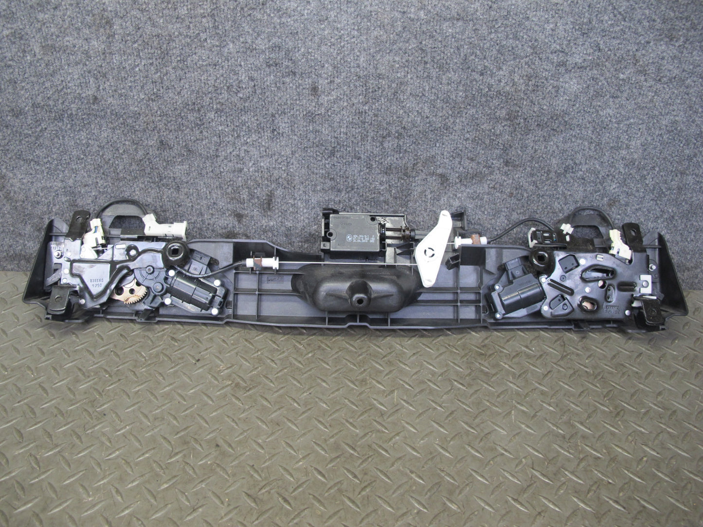 09-16 BMW E89 Z4 Rear Trunk Deck Lid Lock Latch Actuator 7191257 OEM