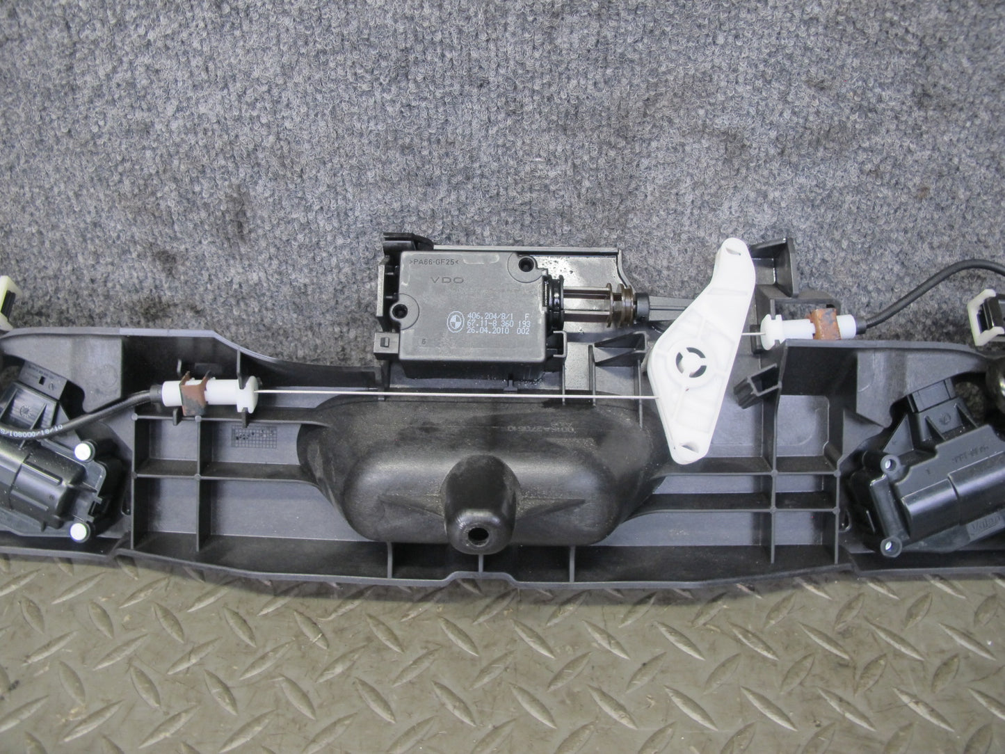 09-16 BMW E89 Z4 Rear Trunk Deck Lid Lock Latch Actuator 7191257 OEM