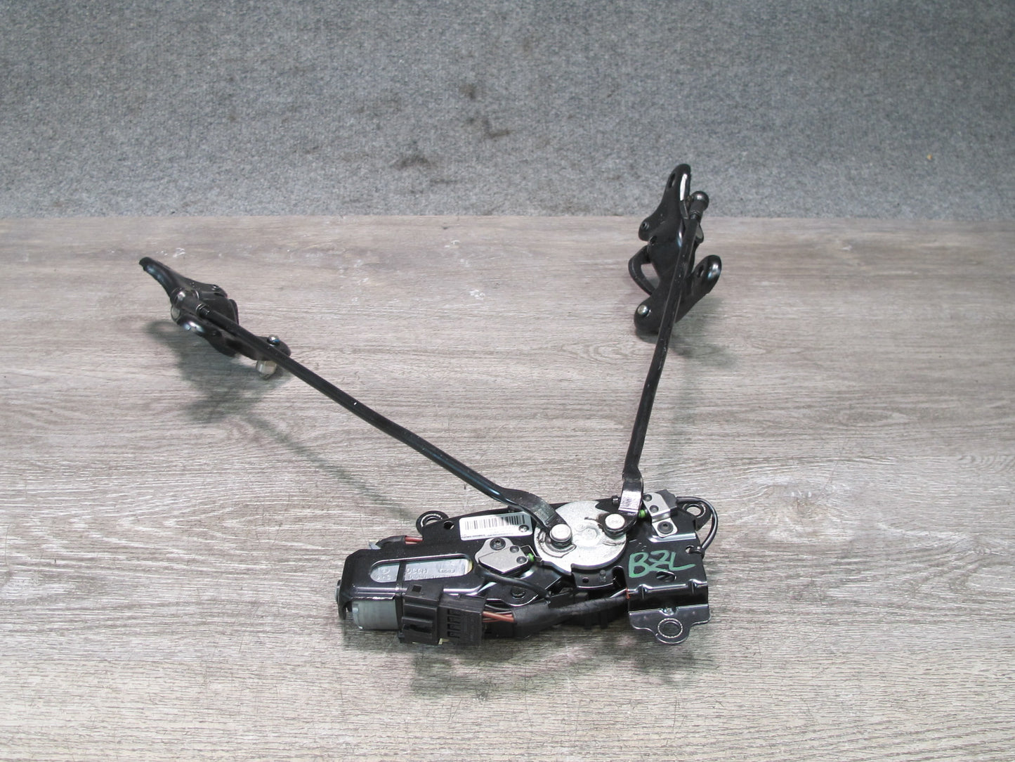 09-16 BMW E89 Z4 Convertible Folding TOP Roof Lock Latch Mechanism OEM