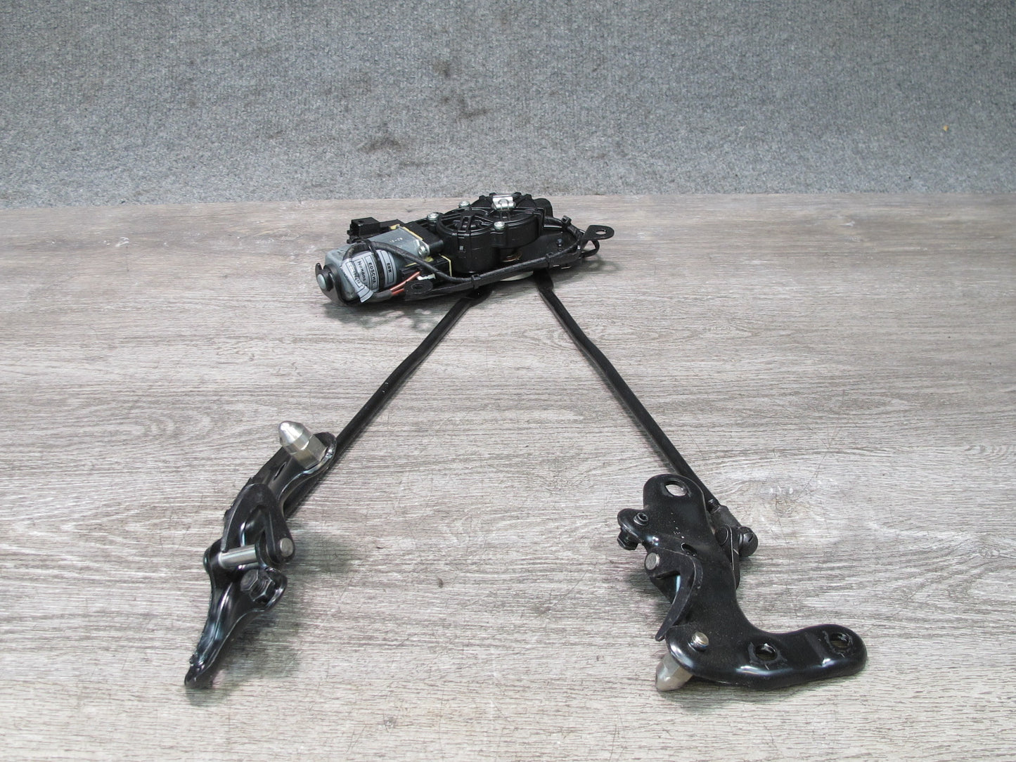 09-16 BMW E89 Z4 Convertible Folding TOP Roof Lock Latch Mechanism OEM