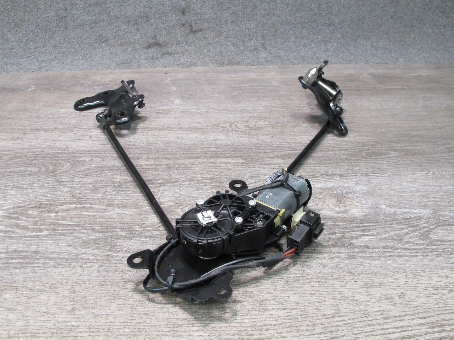 09-16 BMW E89 Z4 Convertible Folding TOP Roof Lock Latch Mechanism OEM
