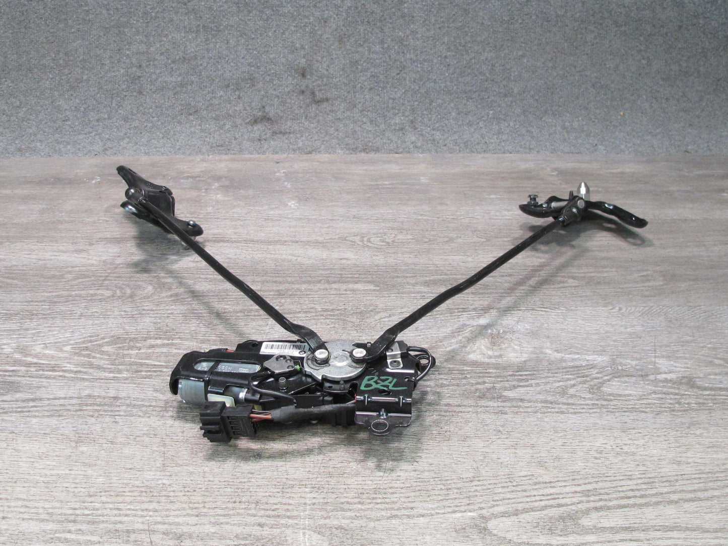 09-16 BMW E89 Z4 Convertible Folding TOP Roof Lock Latch Mechanism OEM