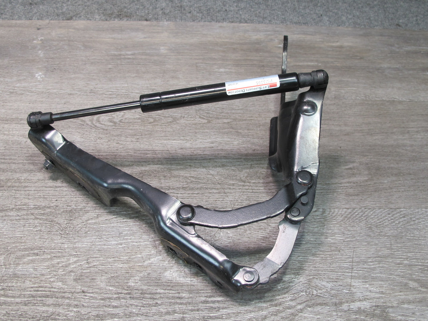 09-16 BMW E89 Z4 Set of 2 Rear Trunk Lid w Aftermarket Shocks Support