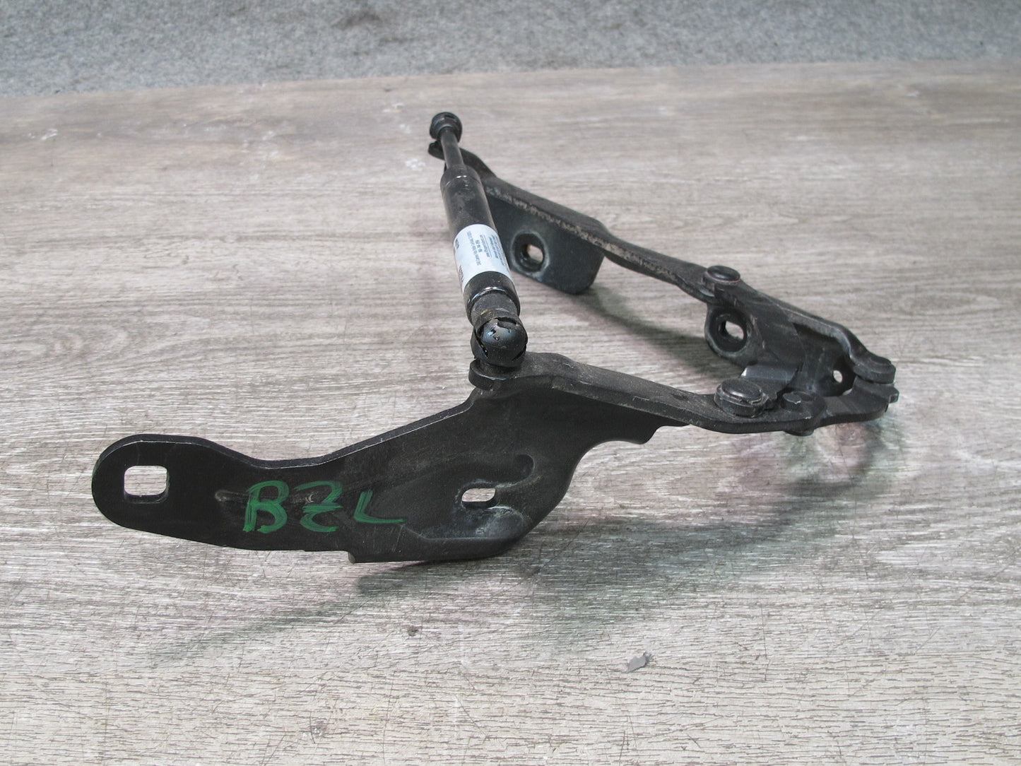 09-16 BMW E89 Z4 Set of 2 Rear Trunk Lid w Aftermarket Shocks Support