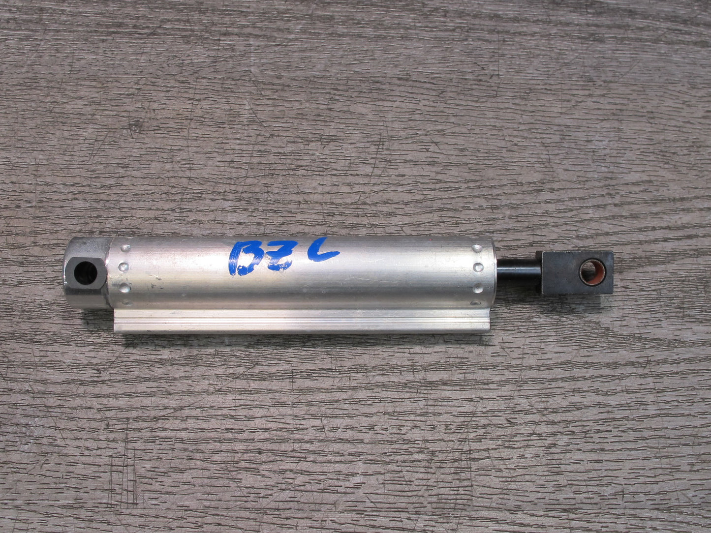 09-16 BMW E89 Z4 Convertible Set of 2 TOP Roof Hydrulic Cylinder Support OEM