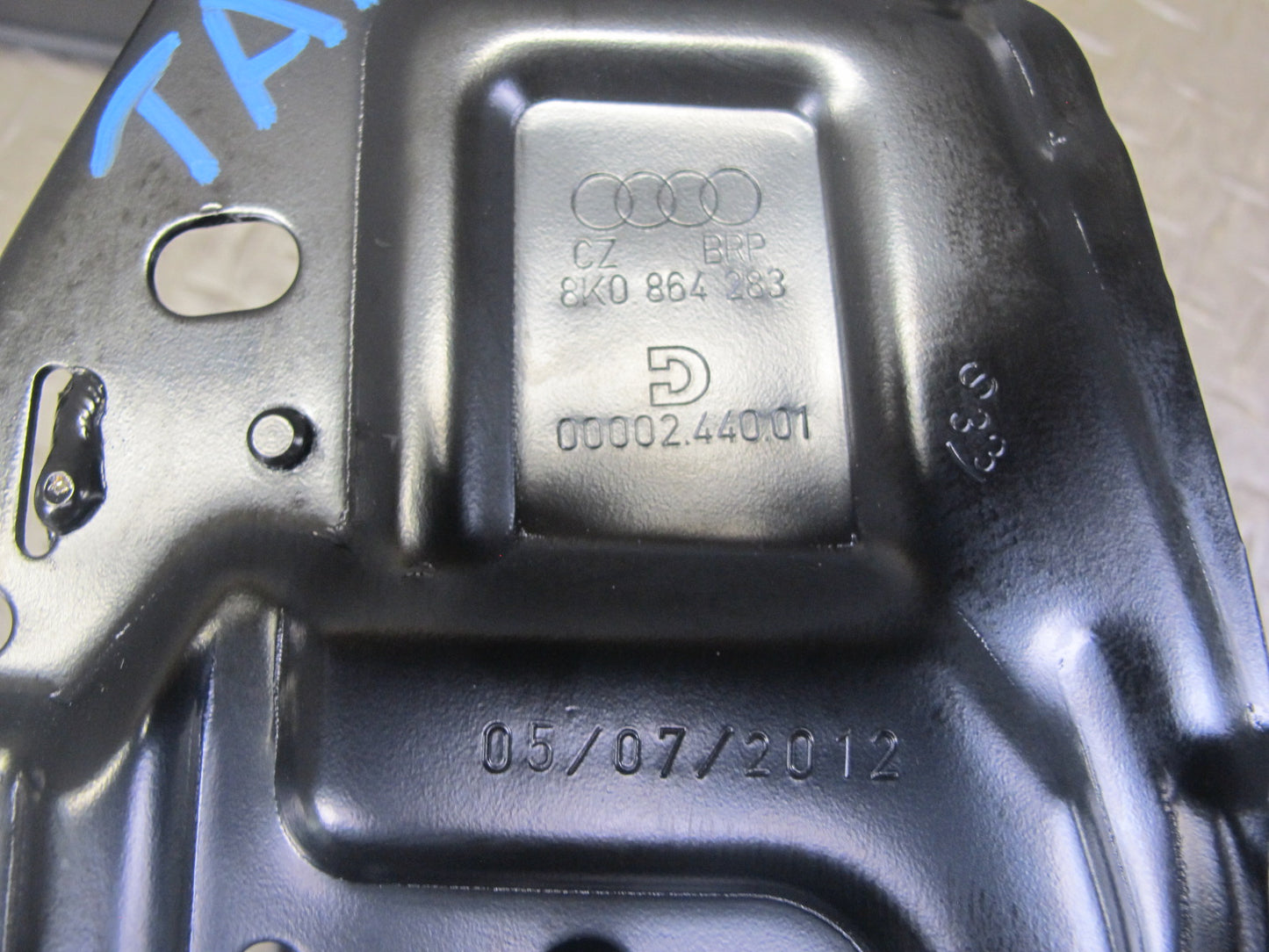 10-16 Audi A4 S4 Front Center Console Leather Armrest Black w Bracket OEM