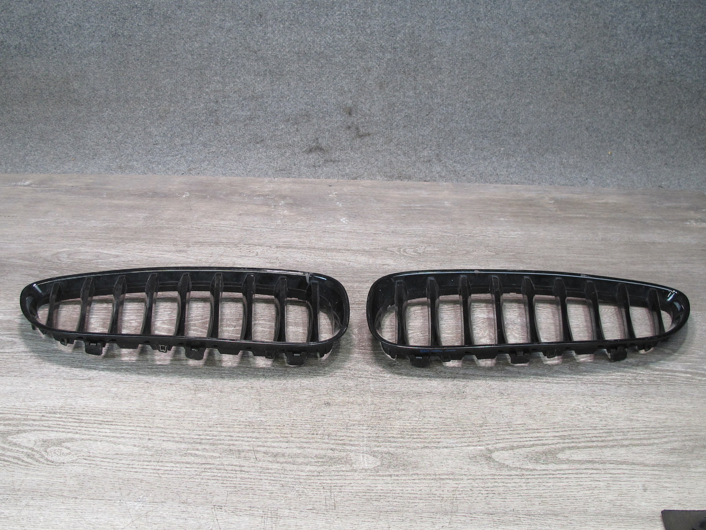 09-16 BMW E89 Z4 Set of 2 Aftermarket Front Bumper Left & Right Kidney Grille