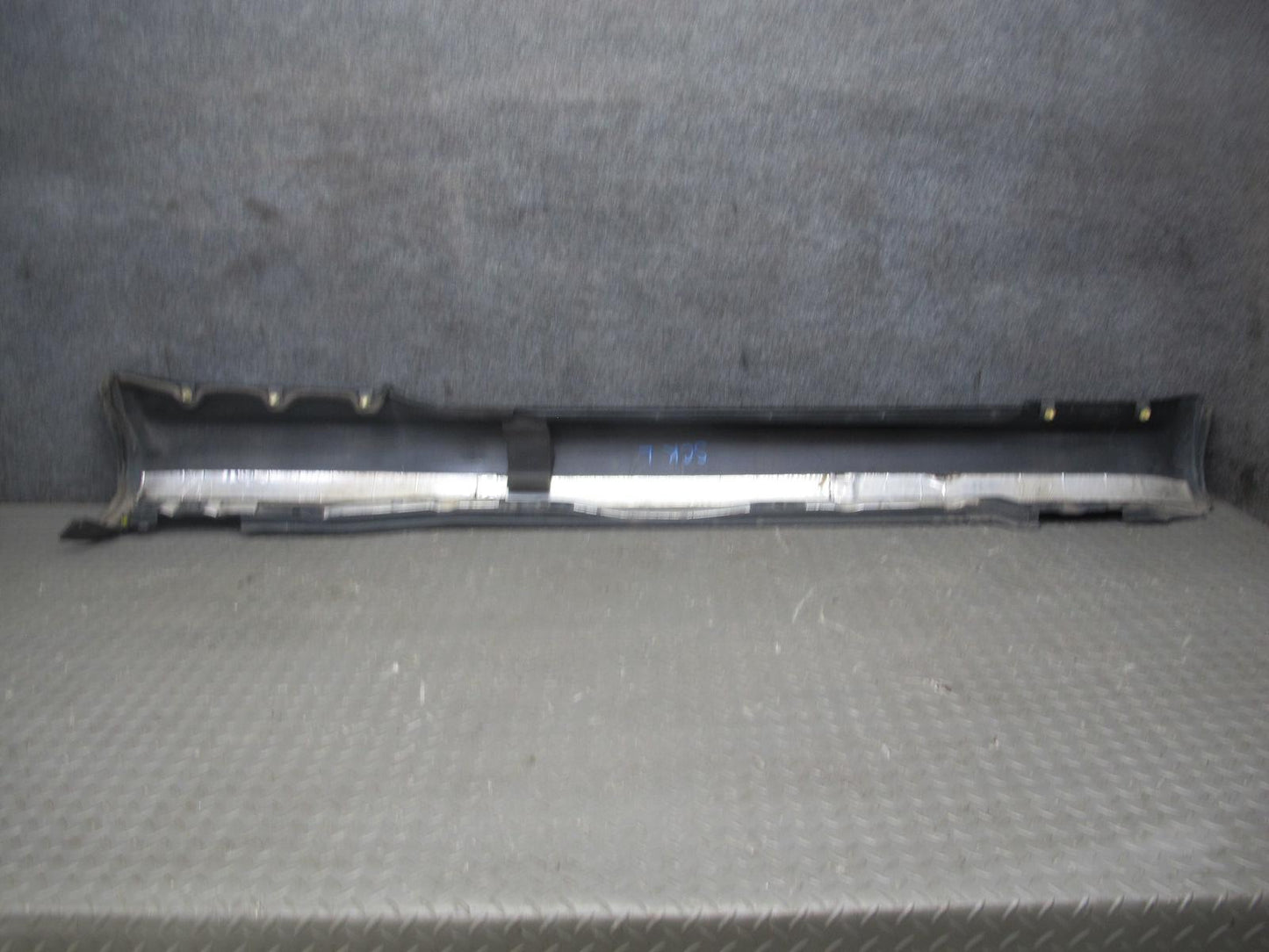 02-05 Lexus Z40 SC430 Set of 2 Left & Right Side Skirt Rocker Panel Black OEM