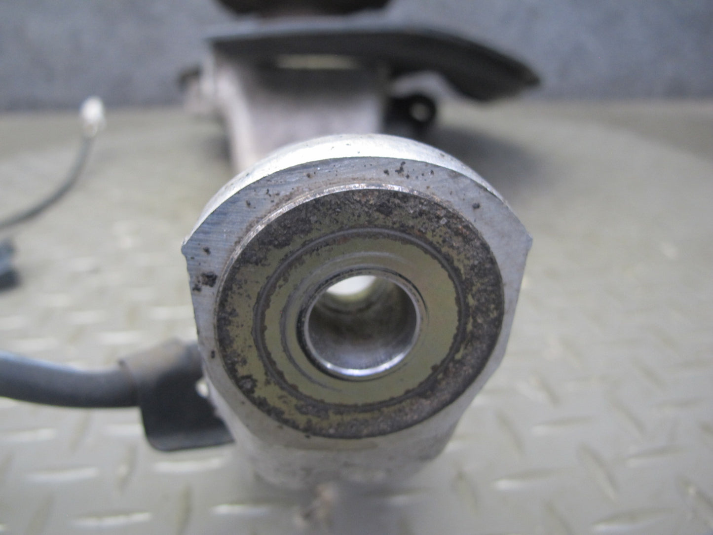 01-06 Lexus UCF30L LS430 RWD Front Left Spindle Knuckle Wheel Hub Bearing OEM