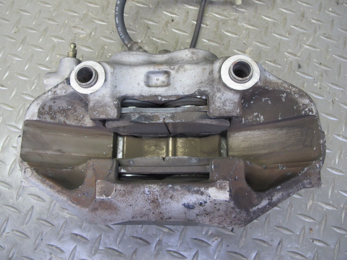 01-06 Lexus UCF30L LS430 Set of 2 Front Left & Right Sumitomo Brake Caliper OEM