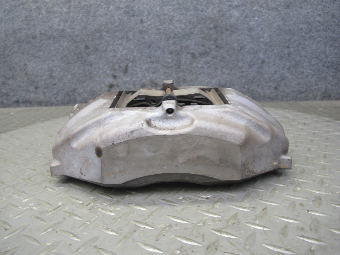 01-06 Lexus UCF30L LS430 Set of 2 Front Left & Right Sumitomo Brake Caliper OEM