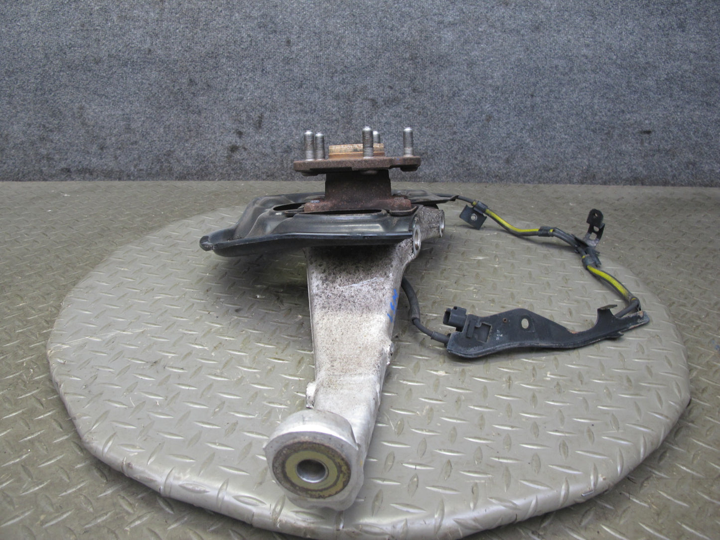 01-06 Lexus UCF30L LS430 RWD Front Right Spindle Knuckle Wheel Hub Bearing OEM