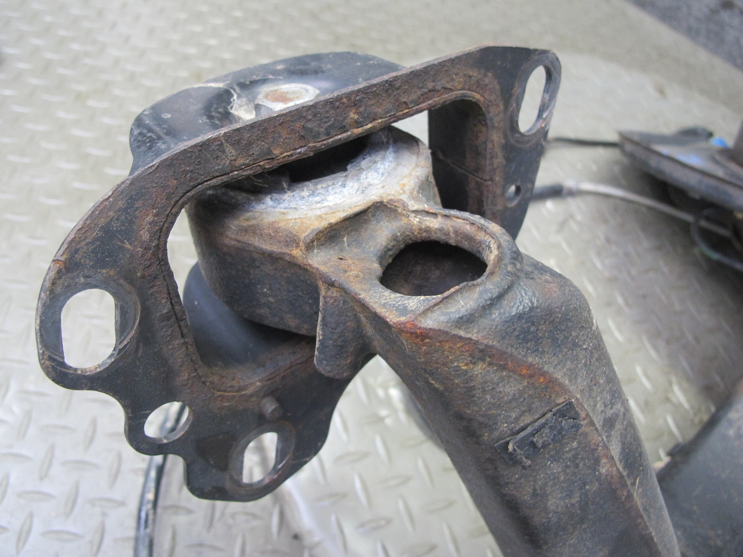 01-06 BMW E46 M3 S54 Rear Left Spindle Knuckle Wheel Hub Bearing Trailing Arm