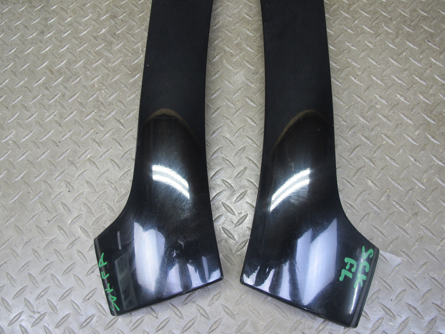 02-10 Lexus Z40 SC430 Set 2 Exterior Windshield A Pillar Trim Cover Black OEM