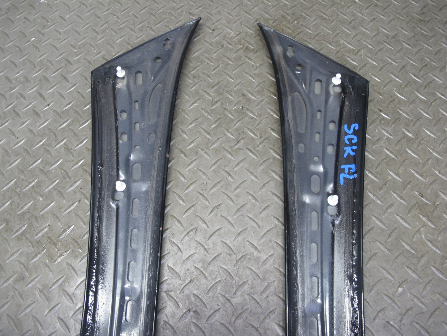 02-10 Lexus Z40 SC430 Set 2 Exterior Windshield A Pillar Trim Cover Black OEM